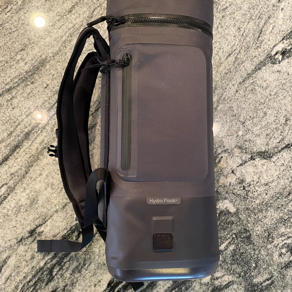 New Hydro Flask Backpack WaterProof Cooler - Picture 3 of 8